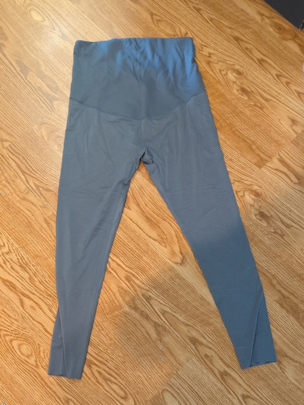Victoria's Secret VSX Maternity Performance Leggings Gray Size Medium
